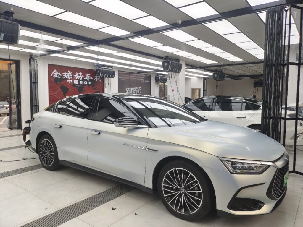 比亚迪汉远峰蓝魅金(哑面)施工实拍图 5
