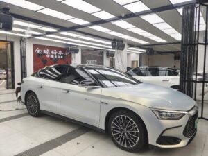 比亚迪汉远峰蓝魅金（哑面）施工实拍图 5