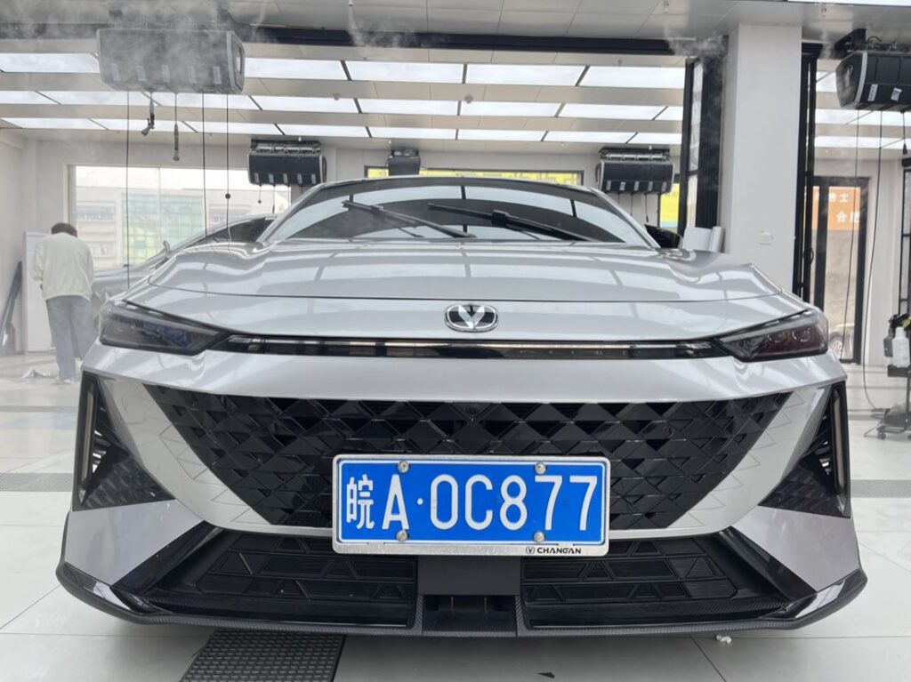 长安 UNI-VGT 银施工实拍图 3