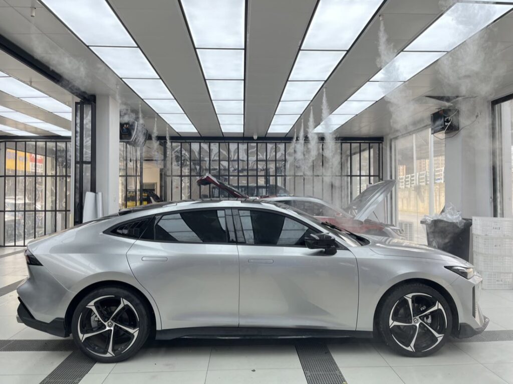 长安 UNI-VGT 银施工实拍图 5