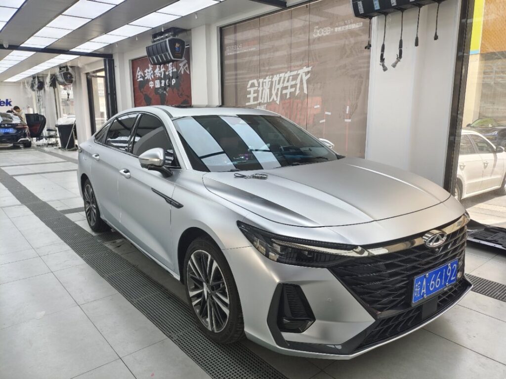 奇瑞艾瑞泽亚历山大银施工实拍图 1