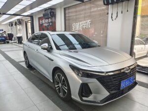 奇瑞艾瑞泽亚历山大银施工实拍图 1