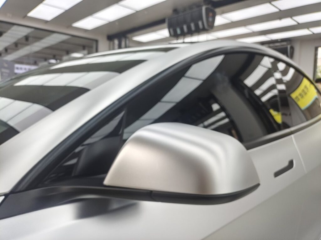特斯拉焕新版 Model 3亚历山大银施工实拍图 4