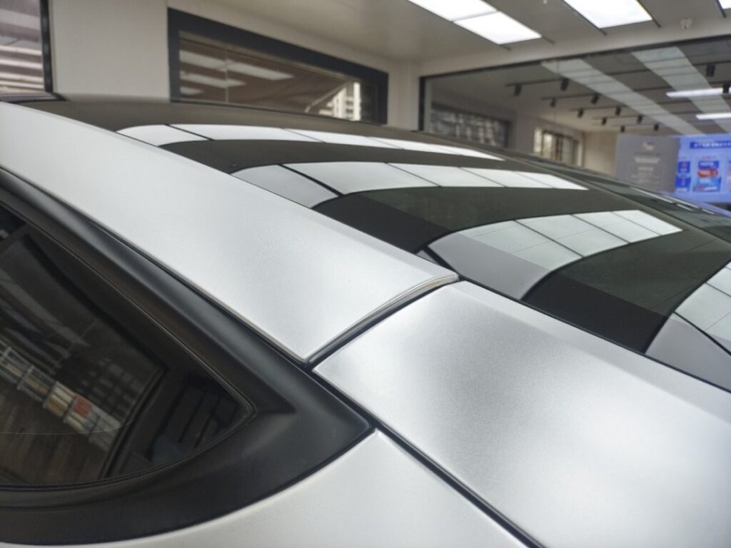 特斯拉焕新版 Model 3亚历山大银施工实拍图 6